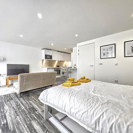 City Waterside, Old Street, Angel, Entire Private Apartment 런던 외부 사진
