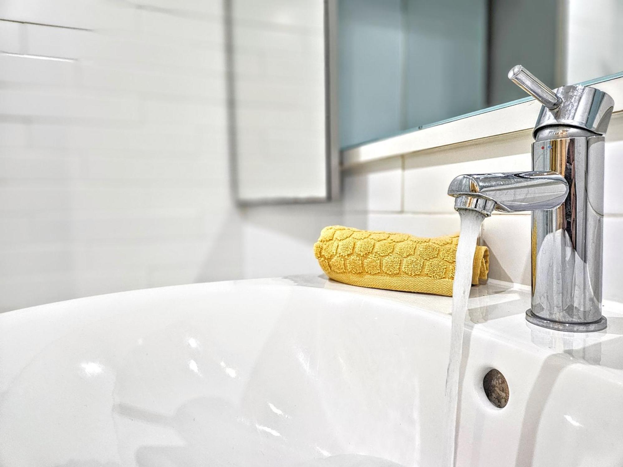 City Waterside, Old Street, Angel, Entire Private Apartment 런던 외부 사진