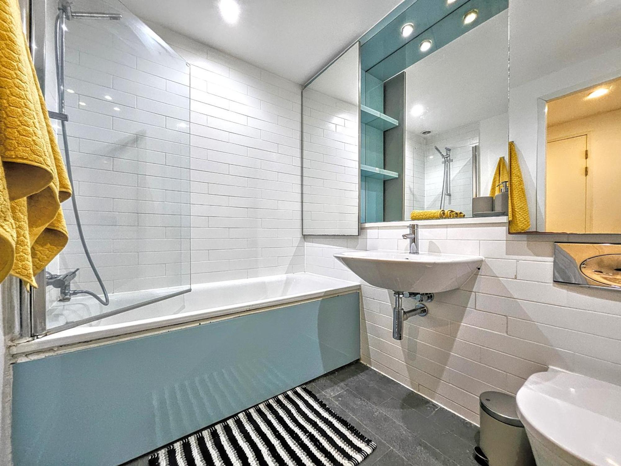 City Waterside, Old Street, Angel, Entire Private Apartment 런던 외부 사진