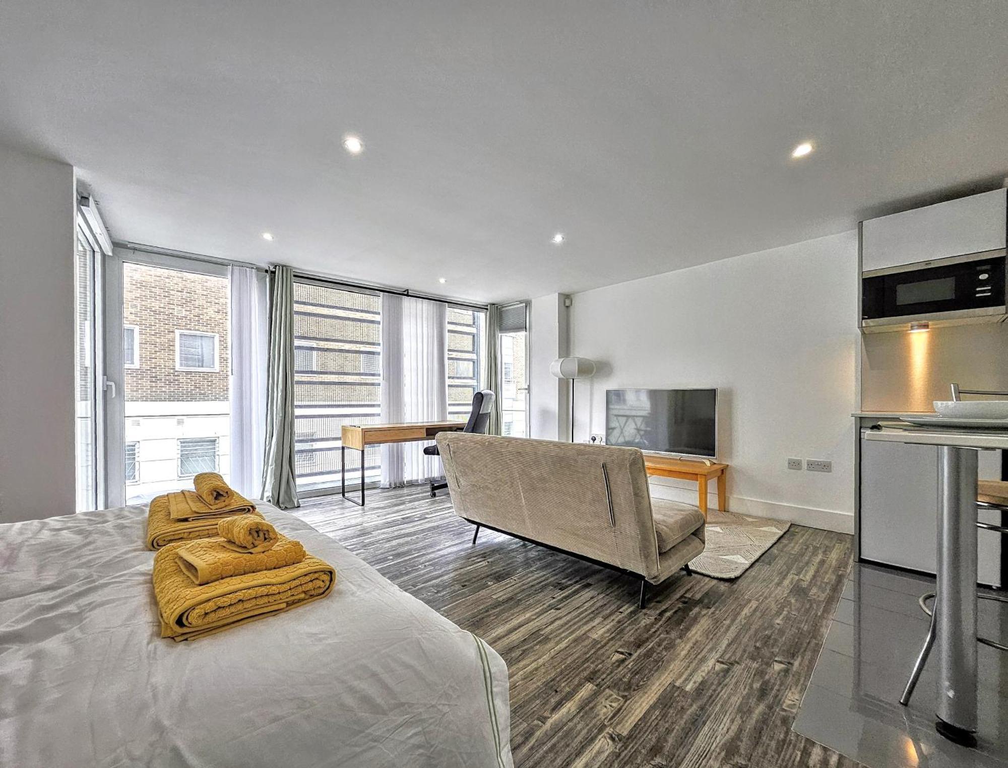 City Waterside, Old Street, Angel, Entire Private Apartment 런던 외부 사진