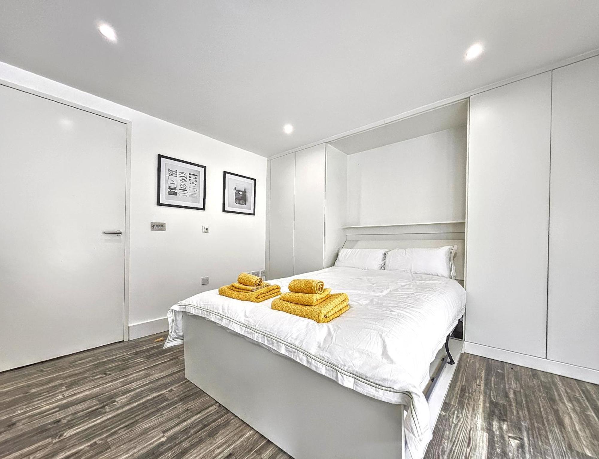 City Waterside, Old Street, Angel, Entire Private Apartment 런던 외부 사진